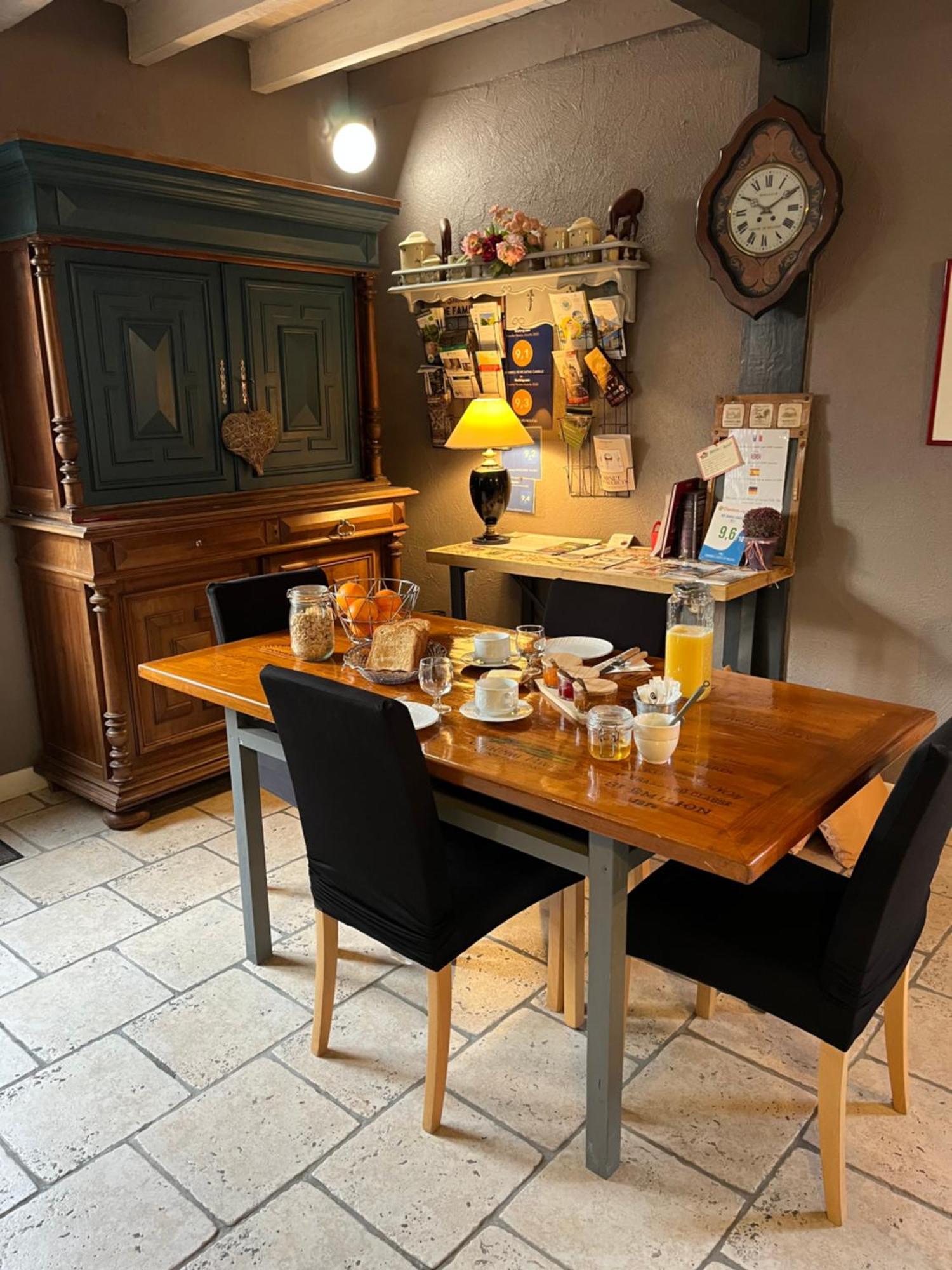 Chambres Et Gite Peyroutas " Camille" Vignonet St Emilion Екстериор снимка